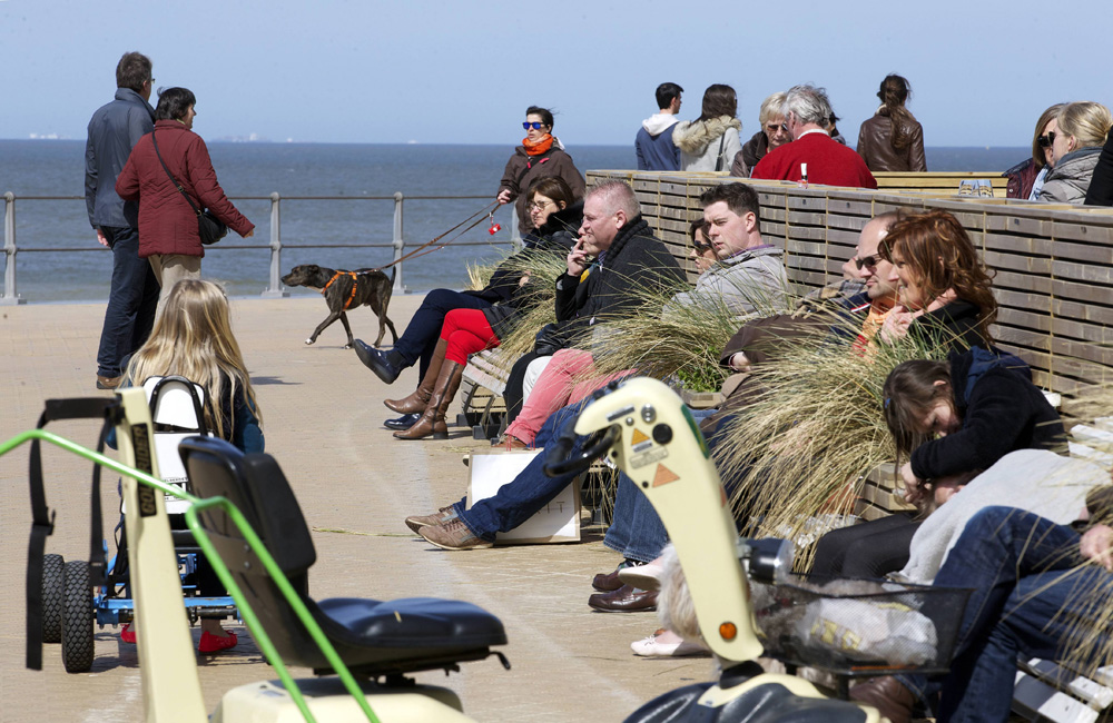Gutes Wetter in den Osterferien lockt Besucher an die belgische Küste (Bild: Ostende, 12.4.)