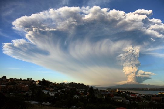Die Aschewolke des chilenischen Vulkans Calbuco ist kilometerhoch