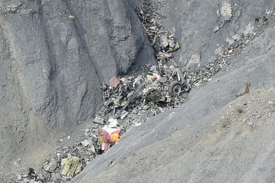 Wrackteile der abgestürzten Germanwings-Maschine