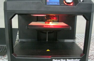 Vorstellung des 3D-Druckers von ZAWM und WFG Eupen