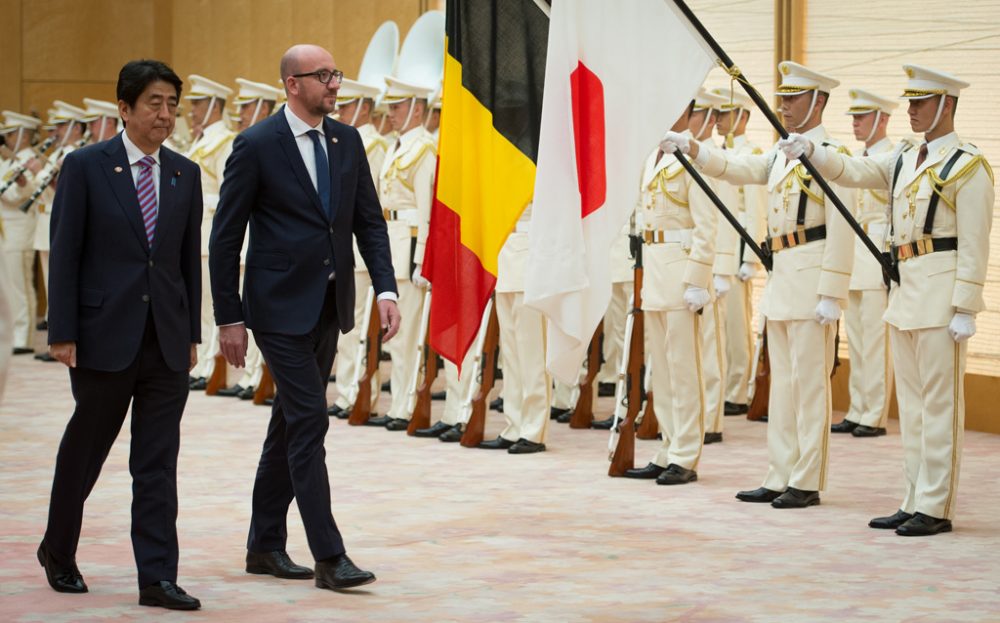 Premier-Kollegen: Shinzo Abe und Charles Michel in Tokyo