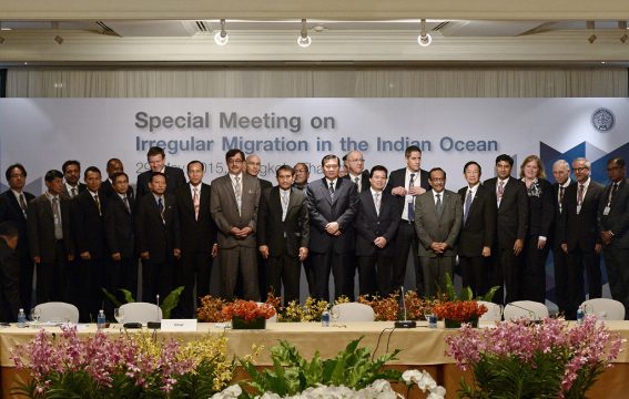 Teilnehmer der Konferenz zu der Flüchtlingskrise in Südostasien in Bangkok