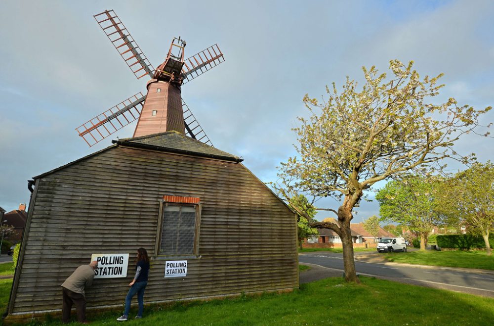 Windmühle in der Nähe von Brighton wird zum Wahlbüro umgestaltet