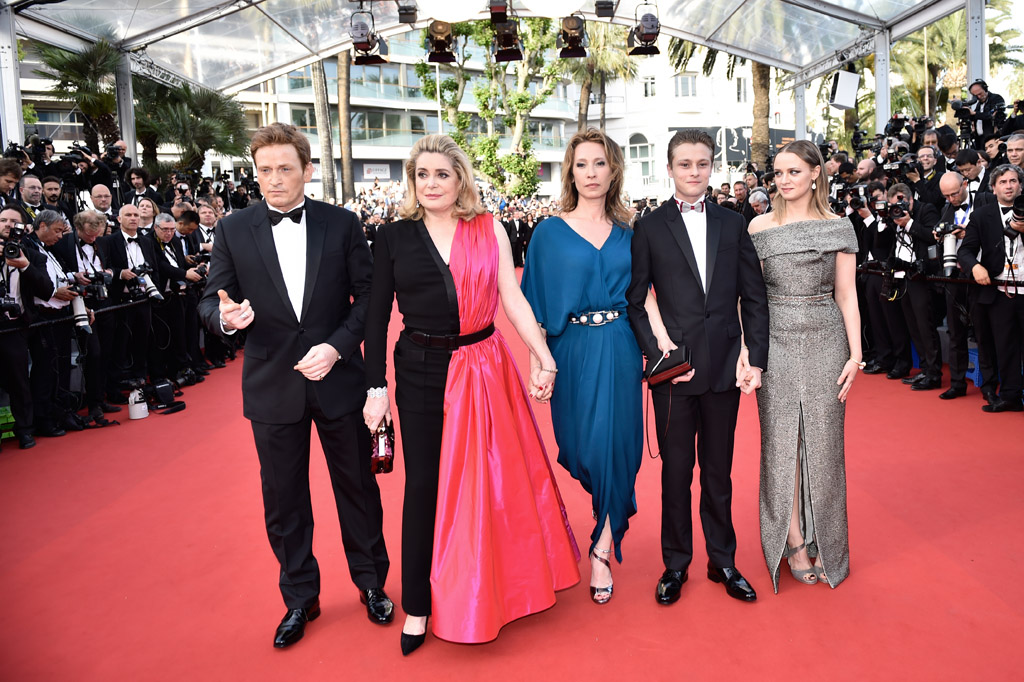 Filmfestival von Cannes: Benoit Magimel, Catherine Deneuve, Regisseurin Emmanuelle Bercot, Rod Paradot und Sara Forestier