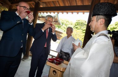 Charles Michel und Kris Peeters in Japan