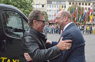 Der Tag vor dem Karlspreis: Martin Schulz mit Peter Maffay