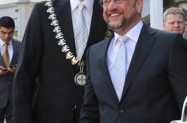 EU-Parlamentspräsident Martin Schulz erhält den Karlspreis - mit Aachens Oberbürgermeister Marcel Philipp