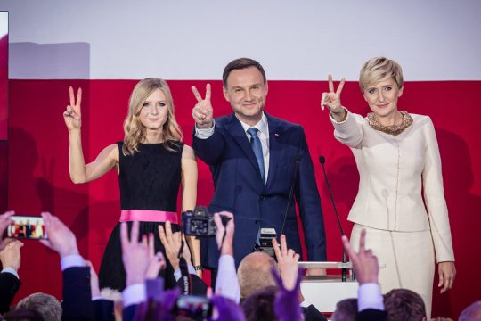 Kinga, Andrzej und Agata Duda