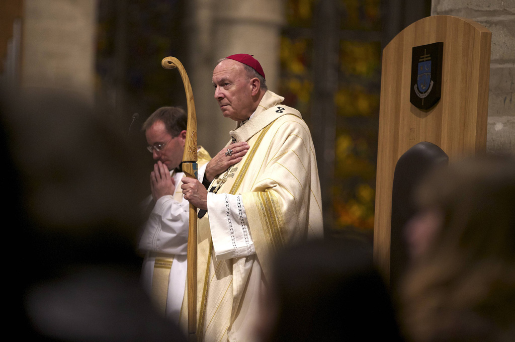 Erzbischof André-Joseph Léonard bei der Christmette in der Kathedrale von St. Michael und Gudula (2014)