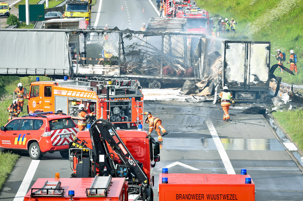 Schwerer Verkehrsunfall auf der E19 auf Höhe von Loenhout