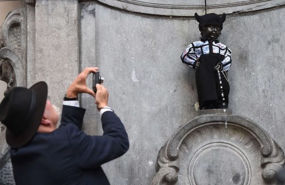 ...im April 2015 trug er ein Kostüm von Jean-Paul Gautier...