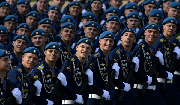 Größte russische Militärparade in Moskau