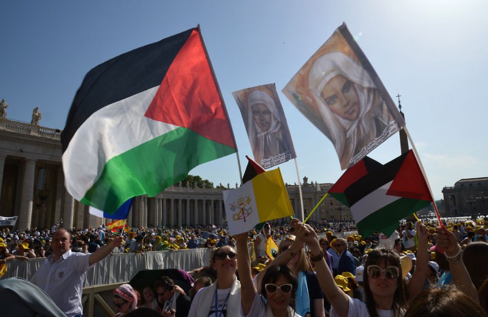 Papst spricht vier Nonnen heilig