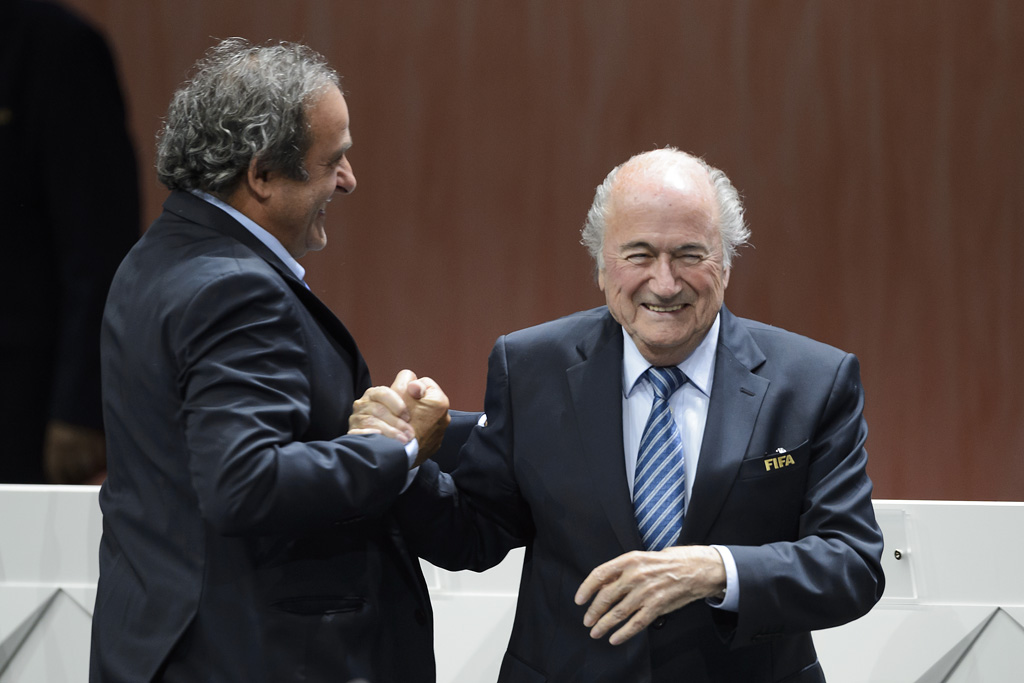 Sepp Blatter bleibt im Amt: Auch von UEFA-Präsident Michel Platini gibt es Glückwünsche