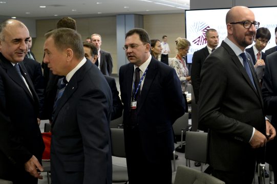 Premier Charles Michel (r.) beim Riga-Gipfel