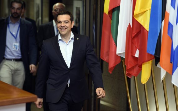 Griechenlands Ministerpräsident Alexis Tsipras nach dem Treffen mit Angela Merkel und François Hollande