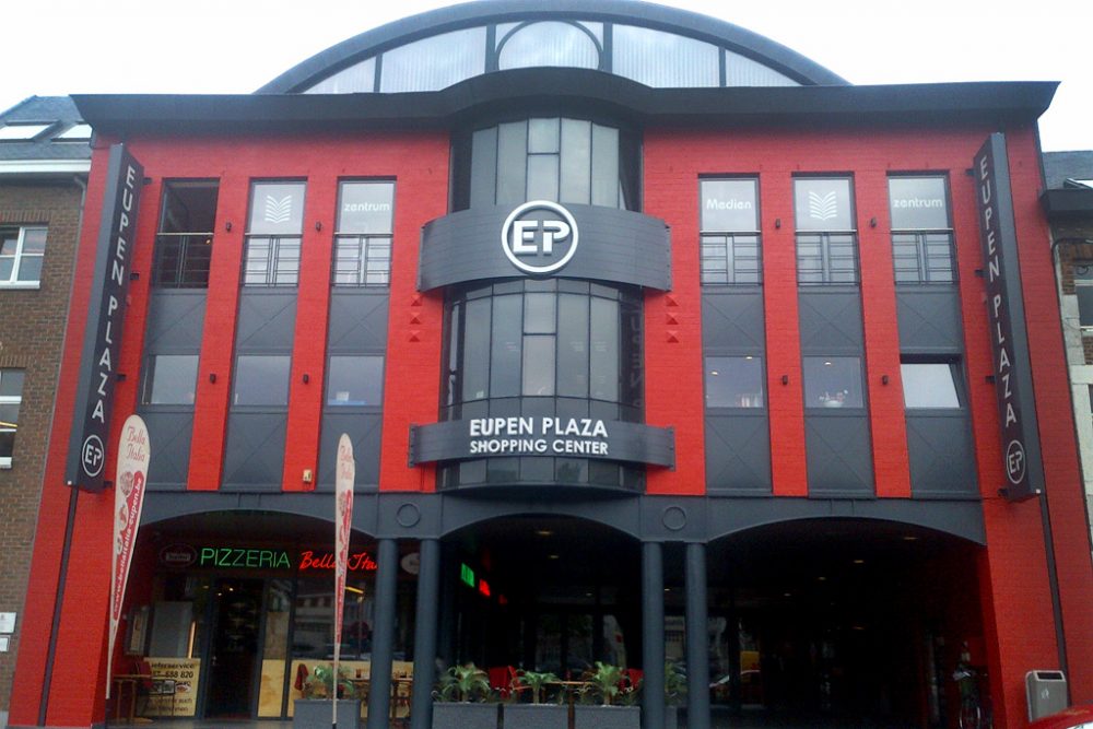 Neuer Anstrich für die Fassade des Eupen Plaza