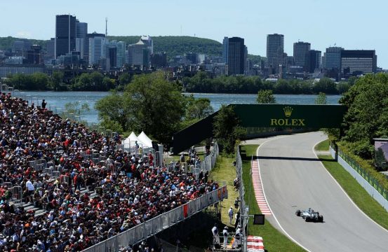 Hamilton holt Poleposition in Kanada