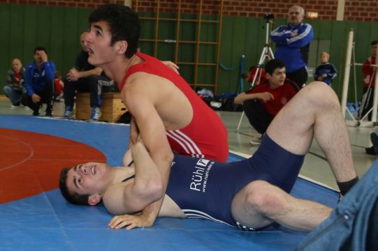 Imam Vagabov (im roten Trikot) vom RV 1997 Kelmis