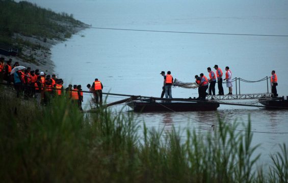 Rettungsaktion am Jangtse-Fluss - aber die Behörden werden wohl mehr Leichen bergen als Überlebende finden