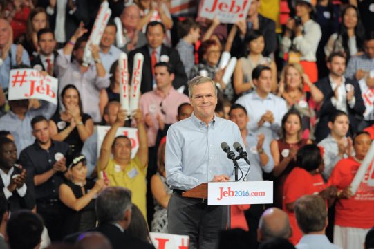 Jeb Bush gibt in Miami seine Kandidatur für das Weiße Haus bekannt