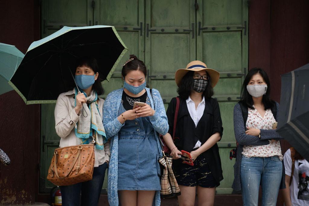 Um einer Ansteckung mit dem Mers-Virus vorzubeugen, tragen viele Menschen in Südkoreas Hauptstadt Seoul einen Mundschutz.