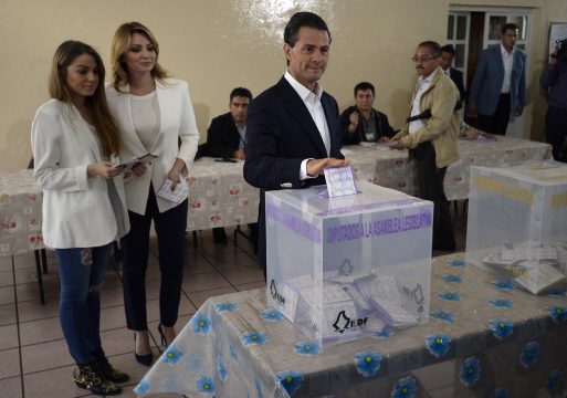 Mexikos Präsident Enrique Peña Nieto bei der Stimmabgabe in Mexiko-Stadt