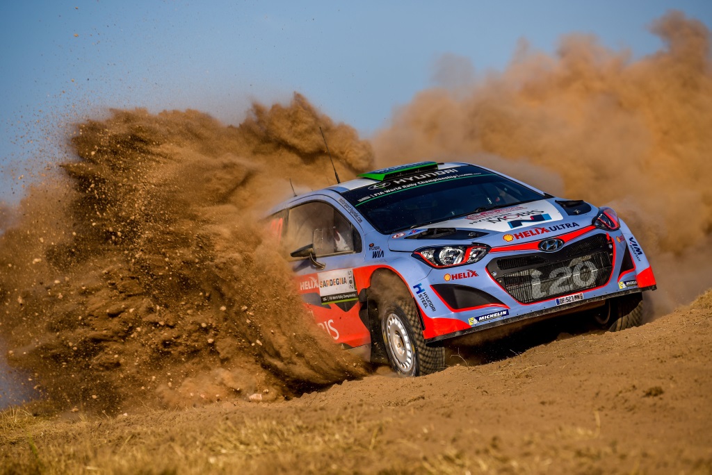 Rallye Italien: Hayden Paddon übernimmt die Führung