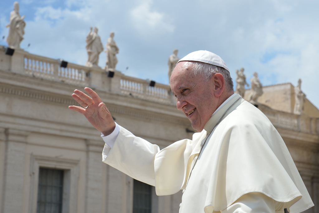Papst Franziskus am 17.6. auf dem Petersplatz in Rom