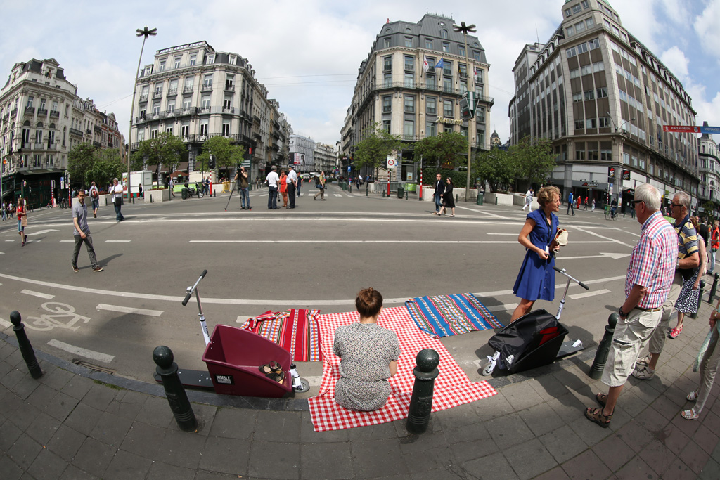 Fußgängerzone Brüssel: Picknick anstatt Blechlawine