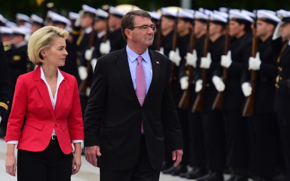 Ursula von der Leyen und Ashton Carter in Berlin