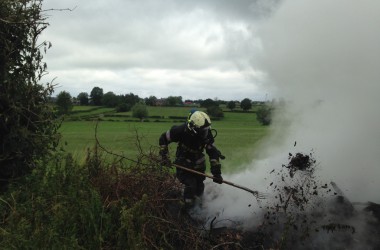 Vermeintlicher Hausbrand in Kettenis entpuppt sich als Heckenfeuer
