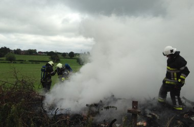 Vermeintlicher Hausbrand in Kettenis entpuppt sich als Heckenfeuer