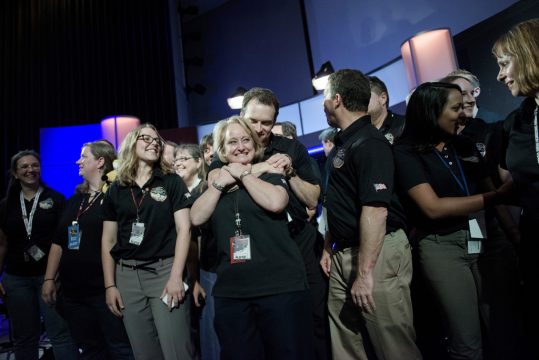 Strahlende Gesichter bei Mitgliedern des Teams der Nasa-Sonde "New Horizons"