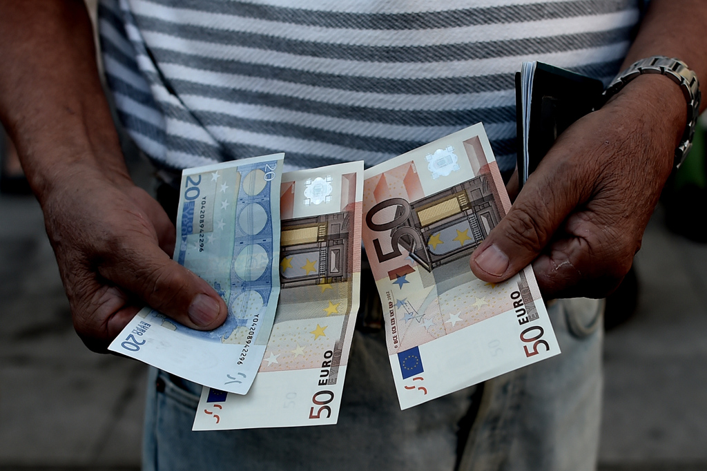 Ein Pensionierter in Athen konnte 120 Euro abheben