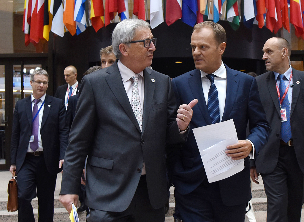 Jean-Claude Juncker und Donald Tusk nach dem Sondergipfel in Brüssel