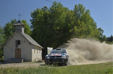 Andreas Mikkelsen bleibt Seb Ogier dicht auf den Fersen