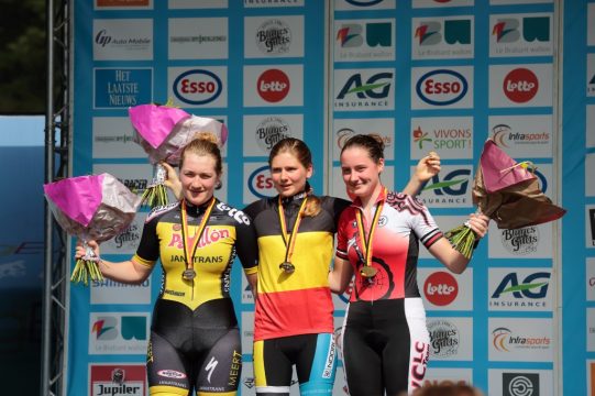 Podium der Damen Kategorie Junioren mit Lize Struyff, Lotte Van Thillo, Déborah Schmitz