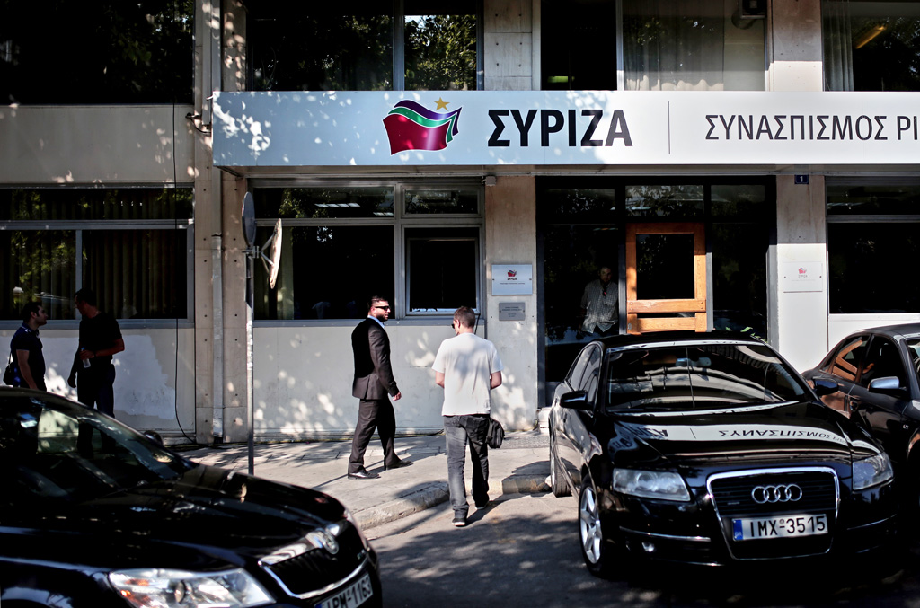 Vor den Verhandlungen traf sich Tsipras mit dem politischen Sekretariat der Syriza in der Parteizentrale in Athen