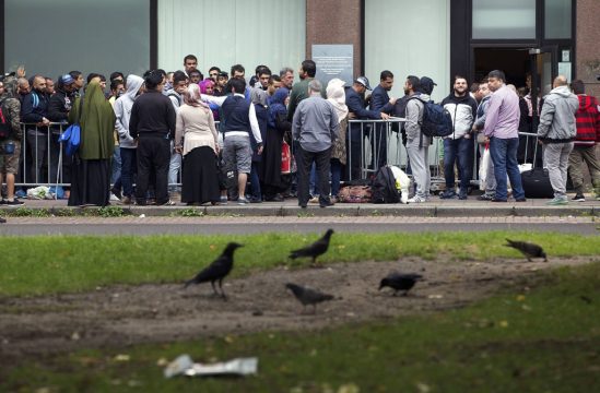 Asylsuchende vor dem Ausländeramt in Brüssel (18. August)