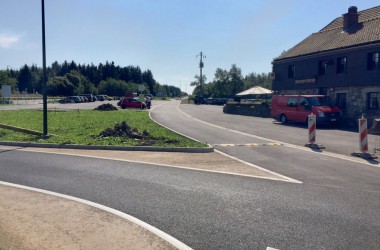 Baraque Michel: Zusätzliche Entschärfung der Verkehrssituation durch Bodenschwelle