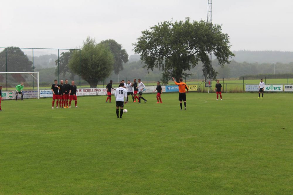 Rot Weiß Eynatten hat zum Auftakt der neuen Saison mit 3:0 gegen den RFC St. Vith gewonnen