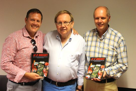 Philippe Adams, Autor Christian Lahaye und Eric van de Poele bei der Buchvorstellung in Brüssel