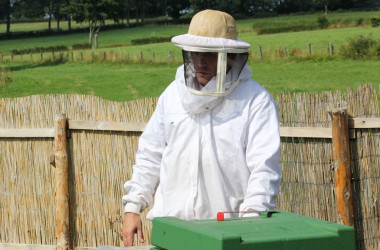 Leidenschaft für Bienen: Zwei Hobby-Imker in Rocherath
