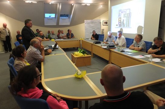 Informationsversammlung zum Antrag von EMZ auf Kraft-Wärme-Kopplungsanlage im Gemeindehaus von Büllingen