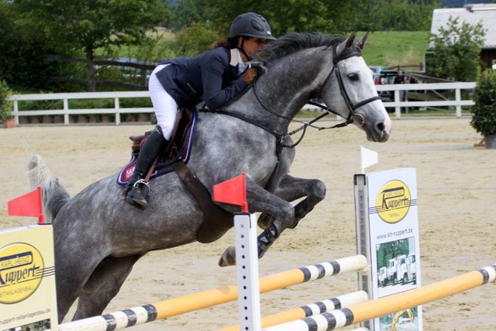 Die ostbelgische Springreiterin Katja Haep