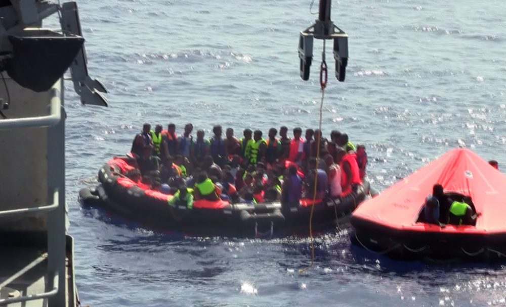 Erneut Flüchtlingsboot gekentert - Rettungsaktion vor der Küste Libyens