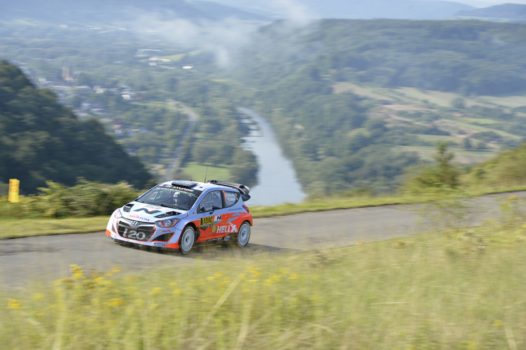 Thierry Neuville/Nicolas Gilsoul im Hyundai i20 WRC beim Shakedown Konz 2014