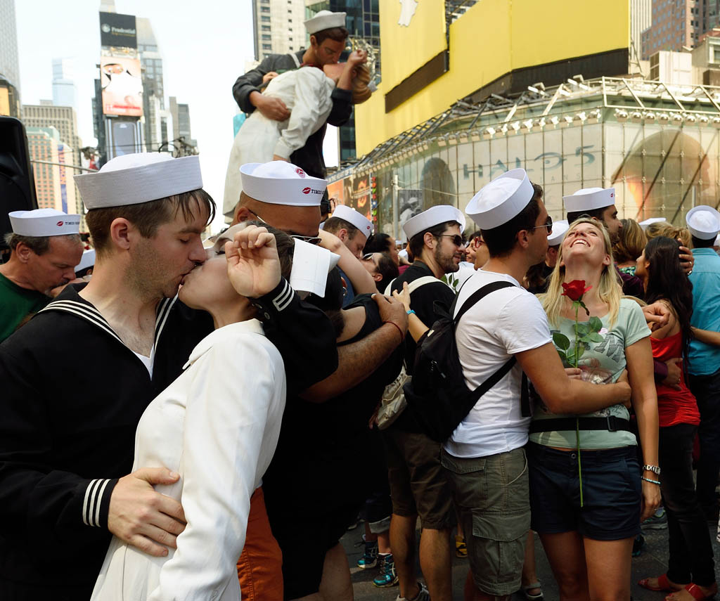 200 Paare bei "Kiss In" am New Yorker Times Square
