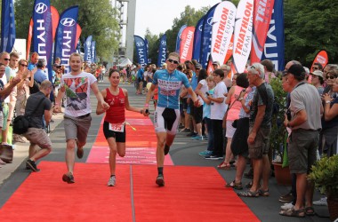 Promotriathlon in Eupen (1.8.): Tom Henkes, Jana Backes und Jérôme Schumacher waren Promostaffel-Sieger